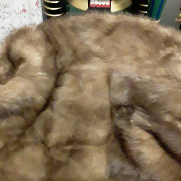 Emba pastel natural brown mink cape - Picture 8 of 14